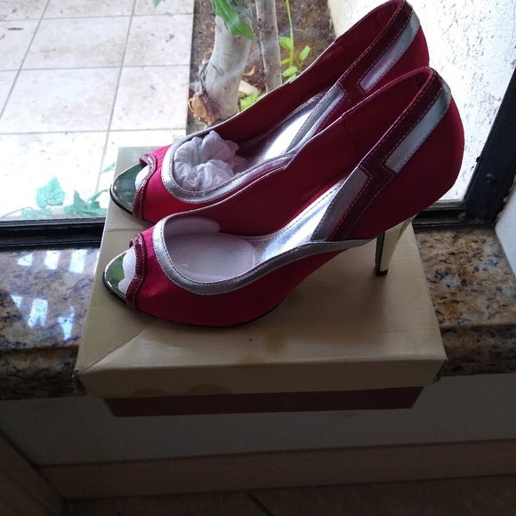 Delicious Shoes - Picture 4 of 5